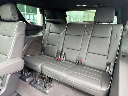 Used 2025 Cadillac Escalade Premium Luxury image 11