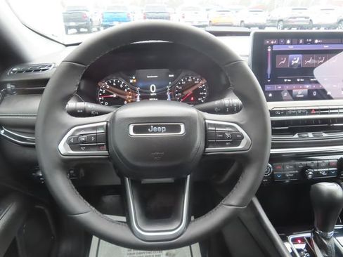 Used 2023 Jeep Compass Altitude w/ Convenience Group image 32