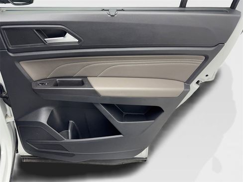 Used 2023 Volkswagen Atlas SE w/ Panoramic Sunroof Package image 46