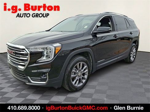 Used 2024 GMC Terrain SLT image 3