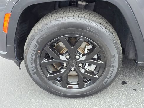 Used 2022 Jeep Grand Cherokee L Limited AWD/4WD image 18