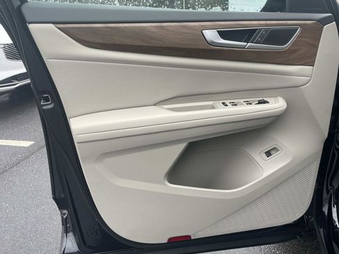 New 2026 Volkswagen Atlas SE FWD image 17