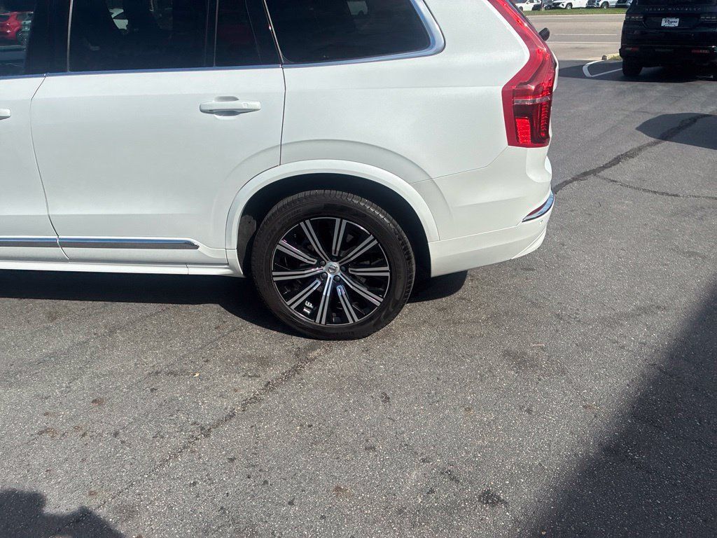 Certified 2024 Volvo XC90 B5 Core w/ Climate Package AWD/4WD image 8