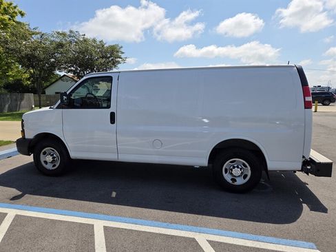 Used 2015 Chevrolet Express 2500 RWD image 6