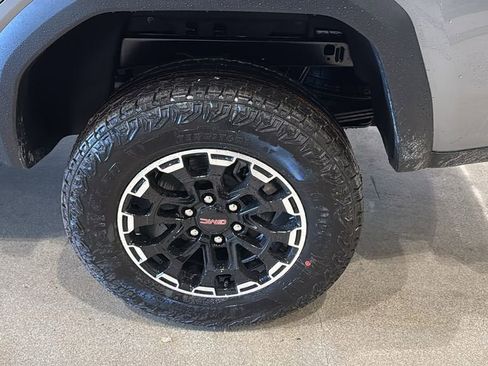 New 2026 GMC Canyon AT4 AWD/4WD image 10