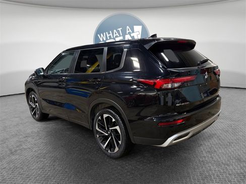 Used 2024 Mitsubishi Outlander SE image 6