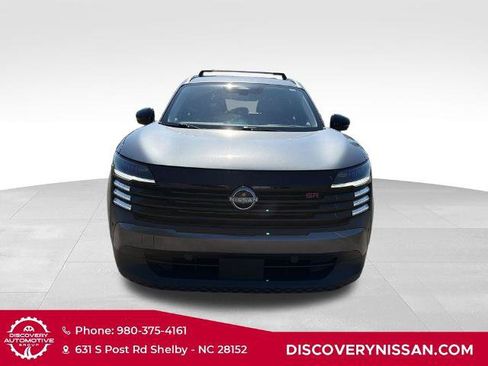 Used 2026 Nissan Kicks SR w/ Cold Weather Package FWD image 2