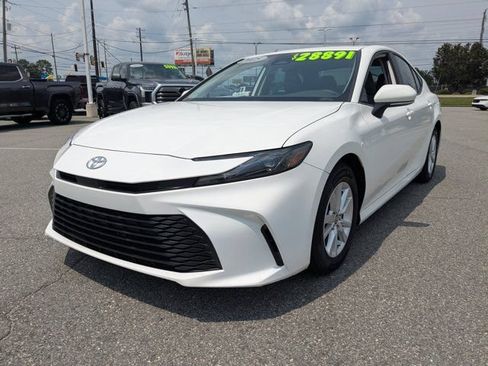 Used 2025 Toyota Camry LE FWD image 8