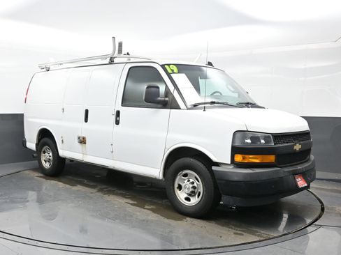 Used 2019 Chevrolet Express 3500 w/ Driver Convenience Package image 8