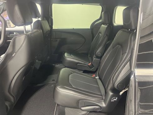 New 2026 Chrysler Pacifica Select image 31