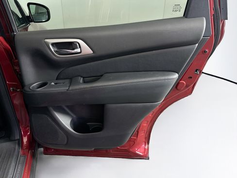 Used 2013 Nissan Pathfinder SL w/ SL Premium Pkg FWD image 32