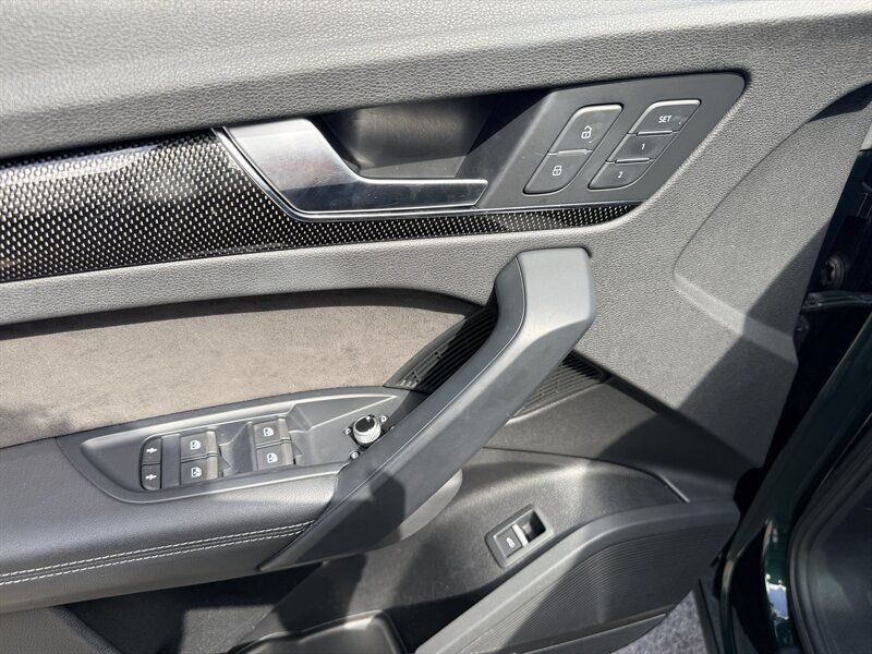 Used 2020 Audi SQ5 Prestige w/ Prestige Package AWD/4WD image 23