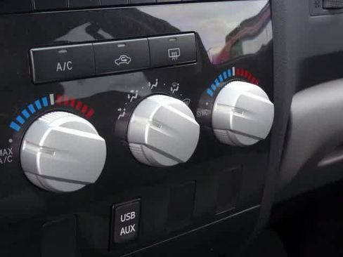 Used 2011 Toyota Tundra 4x4 CrewMax image 17