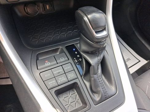 Used 2020 Toyota RAV4 XLE w/ Convenience Package AWD/4WD image 14