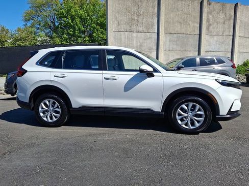 Used 2023 Honda CR-V LX image 7