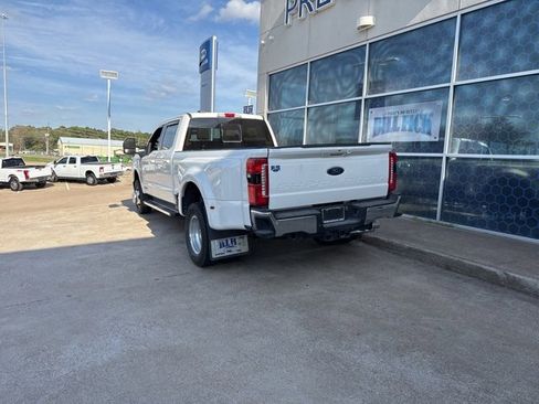 Used 2023 Ford F350 Lariat image 5