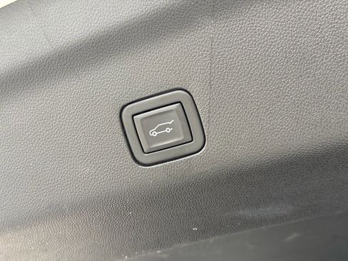 Used 2024 Chevrolet Tahoe LT image 43