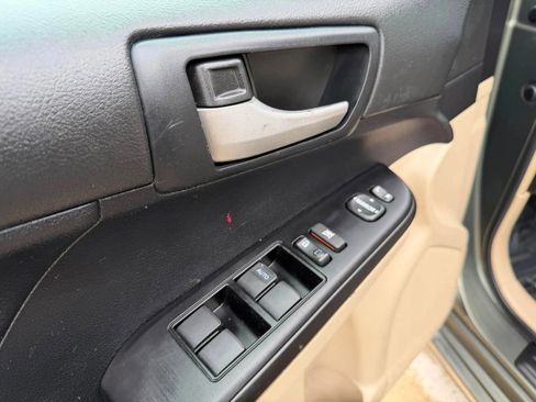 Used 2012 Toyota Camry LE FWD image 11