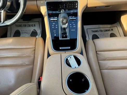 Used 2018 Porsche Panamera image 21