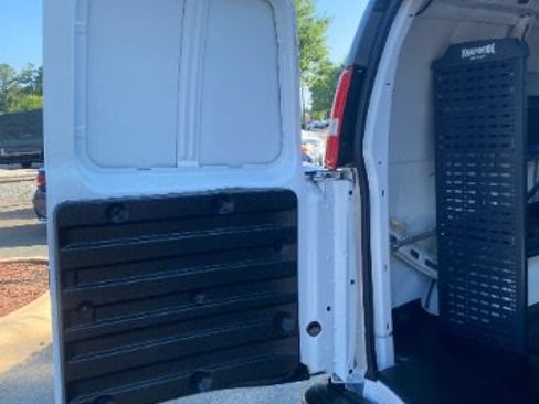 Used 2022 Chevrolet Express 2500 w/ Driver Convenience Package RWD image 12