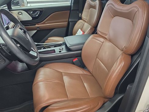 Used 2021 Lincoln Aviator Reserve w/ Equipment Group 202A AWD/4WD image 6