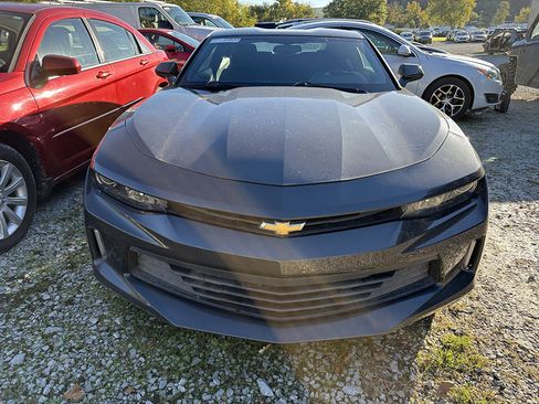 Used 2018 Chevrolet Camaro LT RWD image 2