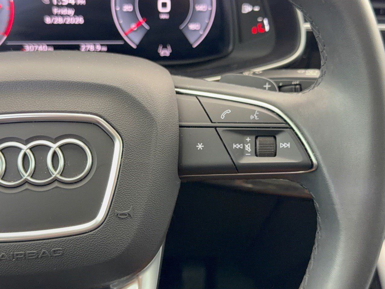 Used 2023 Audi Q7 2.0T Premium w/ Convenience Package AWD/4WD image 19