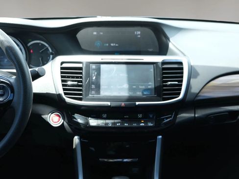 Used 2017 Honda Accord EX image 25