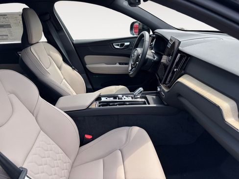 New 2026 Volvo XC60 B5 Plus w/ Protection Package Premier image 15