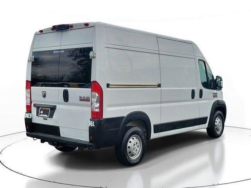 Used 2022 RAM ProMaster 2500 w/ Convenience Group FWD image 4