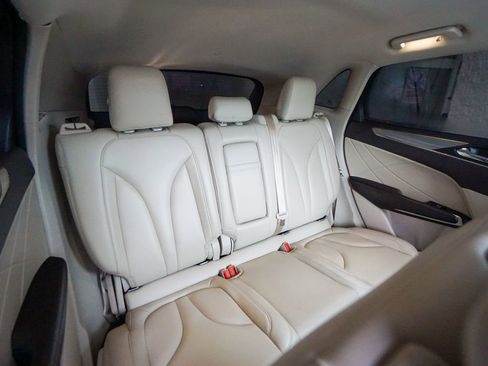 Used 2019 Lincoln MKC Premiere image 28