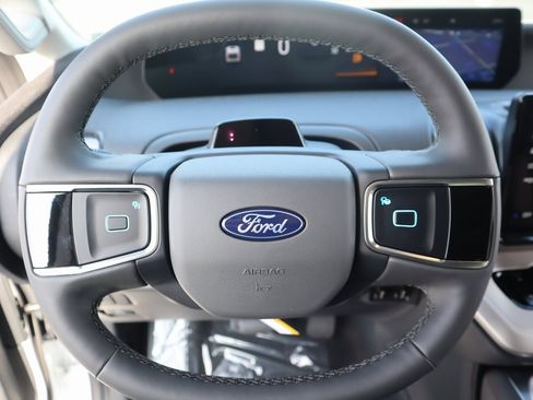 New 2025 Ford Expedition Max Active image 3