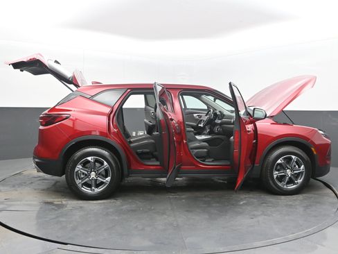Used 2025 Chevrolet Blazer LT image 47