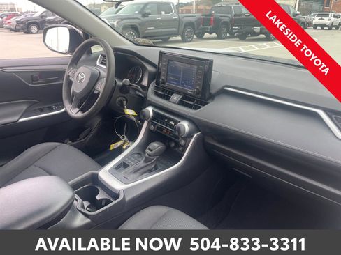 Used 2021 Toyota RAV4 LE image 17