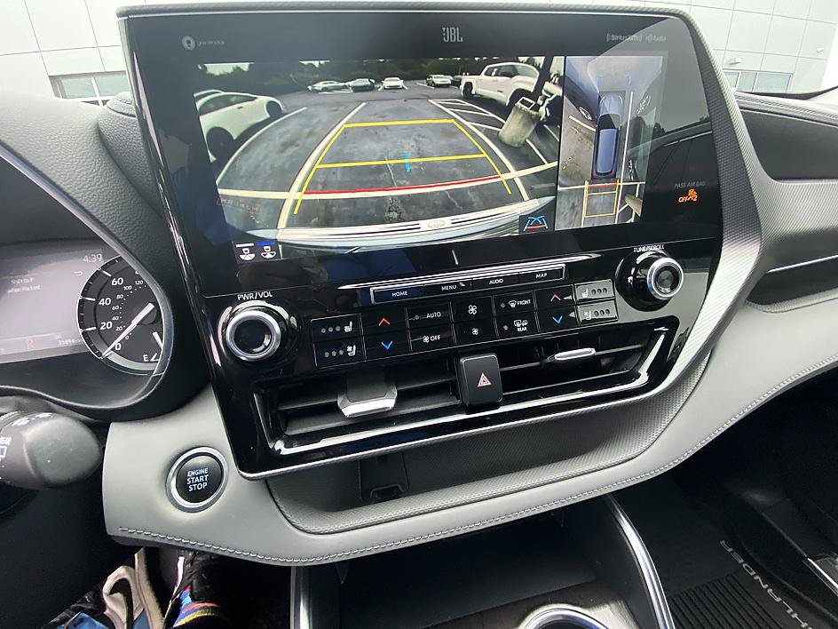 Certified 2021 Toyota Highlander Platinum AWD/4WD image 19