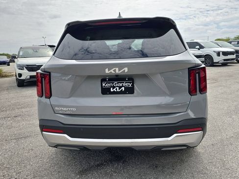New 2026 Kia Sorento S FWD image 7