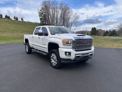 Used 2018 GMC Sierra 2500 Denali w/ Duramax Plus Package image 1