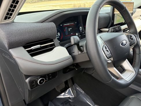 New 2026 Ford Explorer Active w/ Active Comfort Package image 33