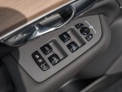New 2027 Volvo XC90 B6 Plus AWD/4WD image 40