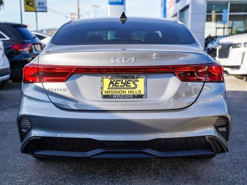 Used 2024 Kia Forte LXS w/ LXS Technology Package image 9