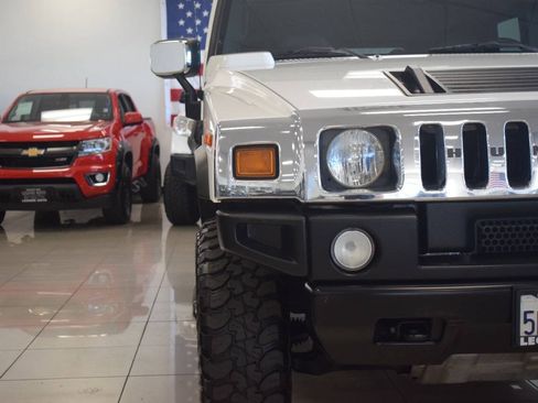 Used 2005 HUMMER H2 w/ Preferred Equipment Group AWD/4WD image 11