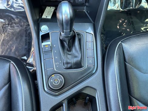 Used 2019 Volkswagen Tiguan SEL Premium R-Line AWD/4WD image 29