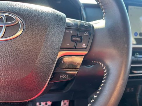 Used 2025 Toyota Camry SE image 17