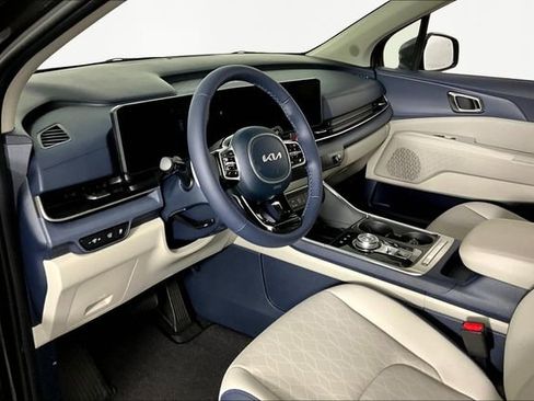 New 2026 Kia Carnival EX image 8