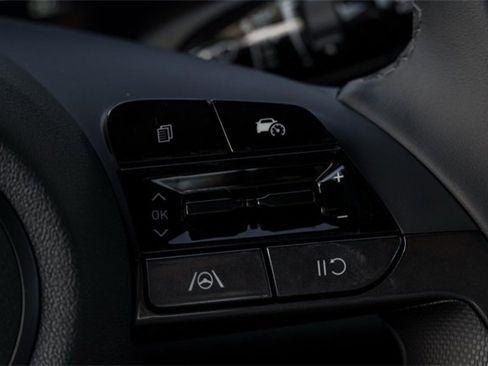 New 2025 Hyundai Elantra SEL image 12