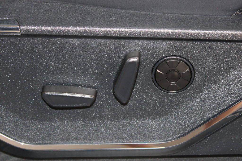 Used 2026 Ford F250 Platinum AWD/4WD image 19