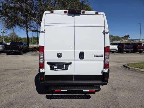 Used 2024 RAM ProMaster 2500 w/ Convenience Group image 6