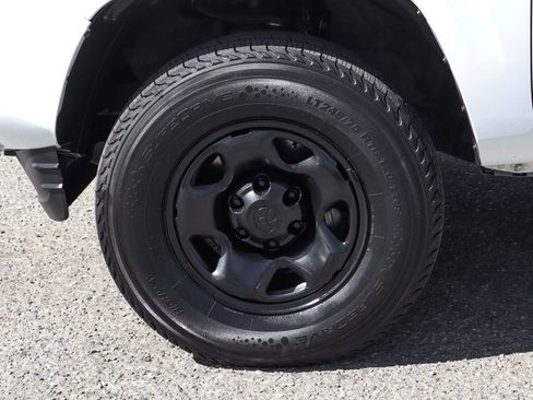 Used 2020 Toyota Tacoma SR5 image 42