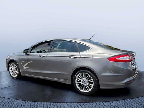 Used 2014 Ford Fusion SE w/ Equipment Group 502A FWD image 4