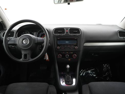 Used 2012 Volkswagen Golf 4-Door FWD image 14